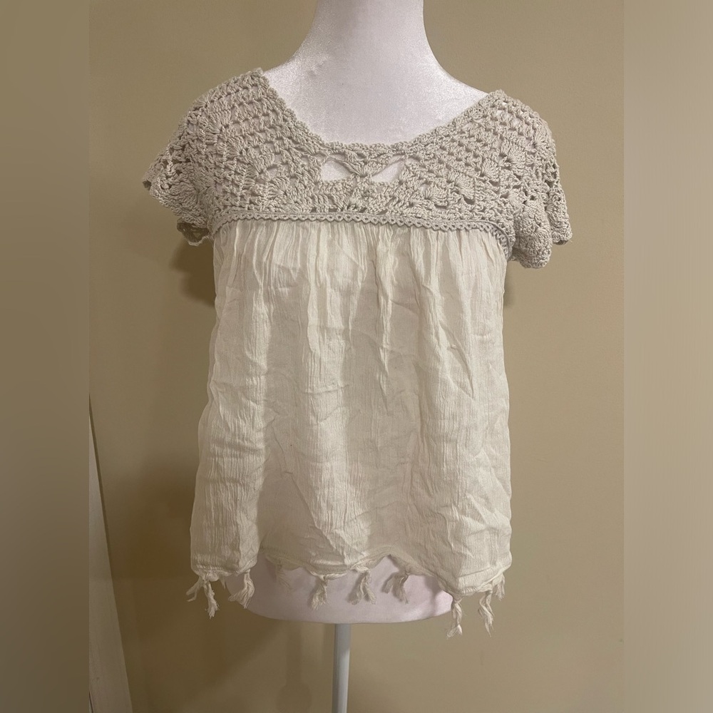 American Eagle ivory lace crochet blouse​​​​​
